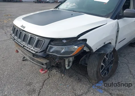 2021 Jeep Compass Trailhawk 4X4 из США, поврежденный, VIN 3C4NJDDB4MT566421